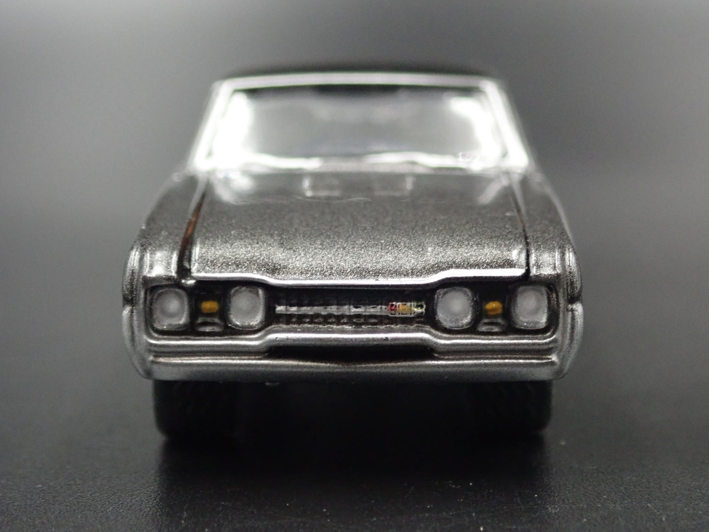 1967 67 OLDS OLDSMOBILE 442 W-30 GRAY 1:64 SCALE COLLECTIBLE DIECAST MODEL CAR