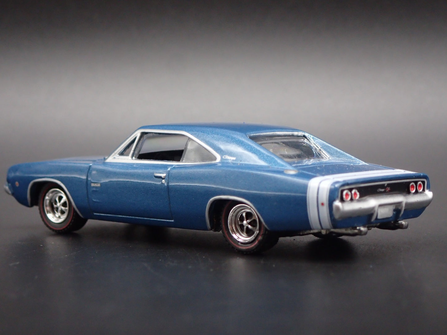 1968 68 DODGE CHARGER RT HEMI 1:64 SCALE COLLECTIBLE DIORAMA DIECAST MODEL CAR