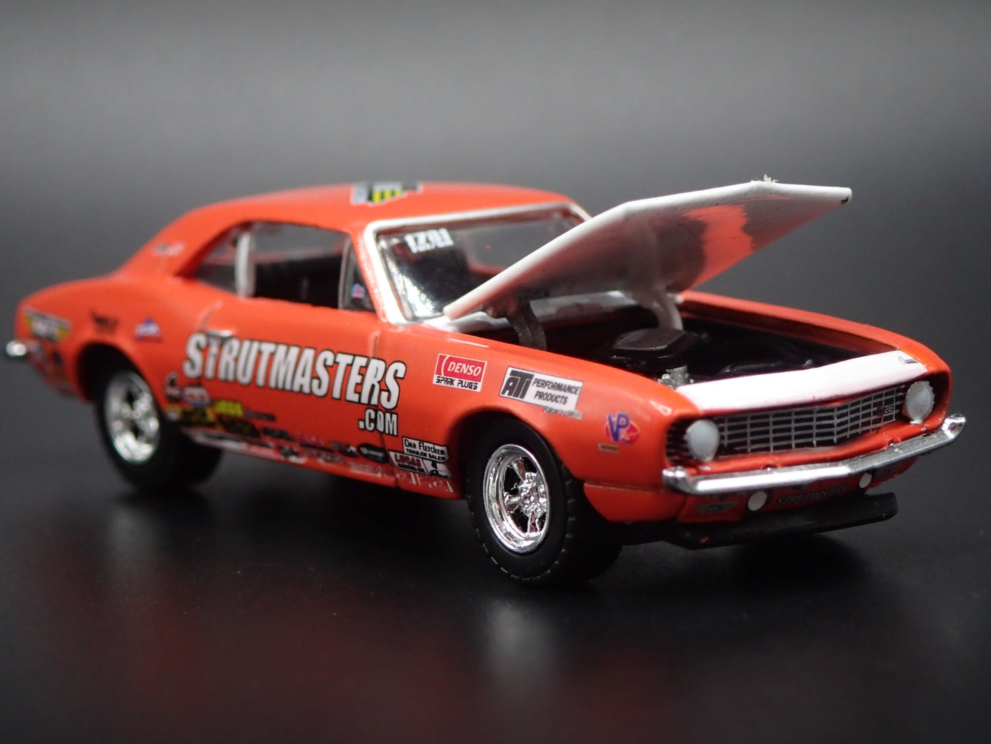 1969 69 CHEVY CHEVROLET CAMARO Z/28 STRUTMASTERS 1:64 SCALE DIECAST MODEL CAR