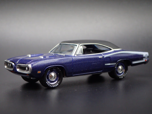 1970 70 DODGE CORONET SUPER BEE PLUM CRAZY 1:64 SCALE DIORAMA DIECAST MODEL CAR