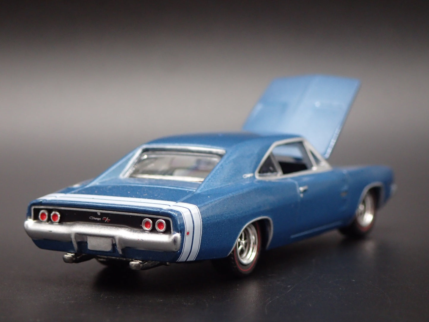 1968 68 DODGE CHARGER RT HEMI 1:64 SCALE COLLECTIBLE DIORAMA DIECAST MODEL CAR