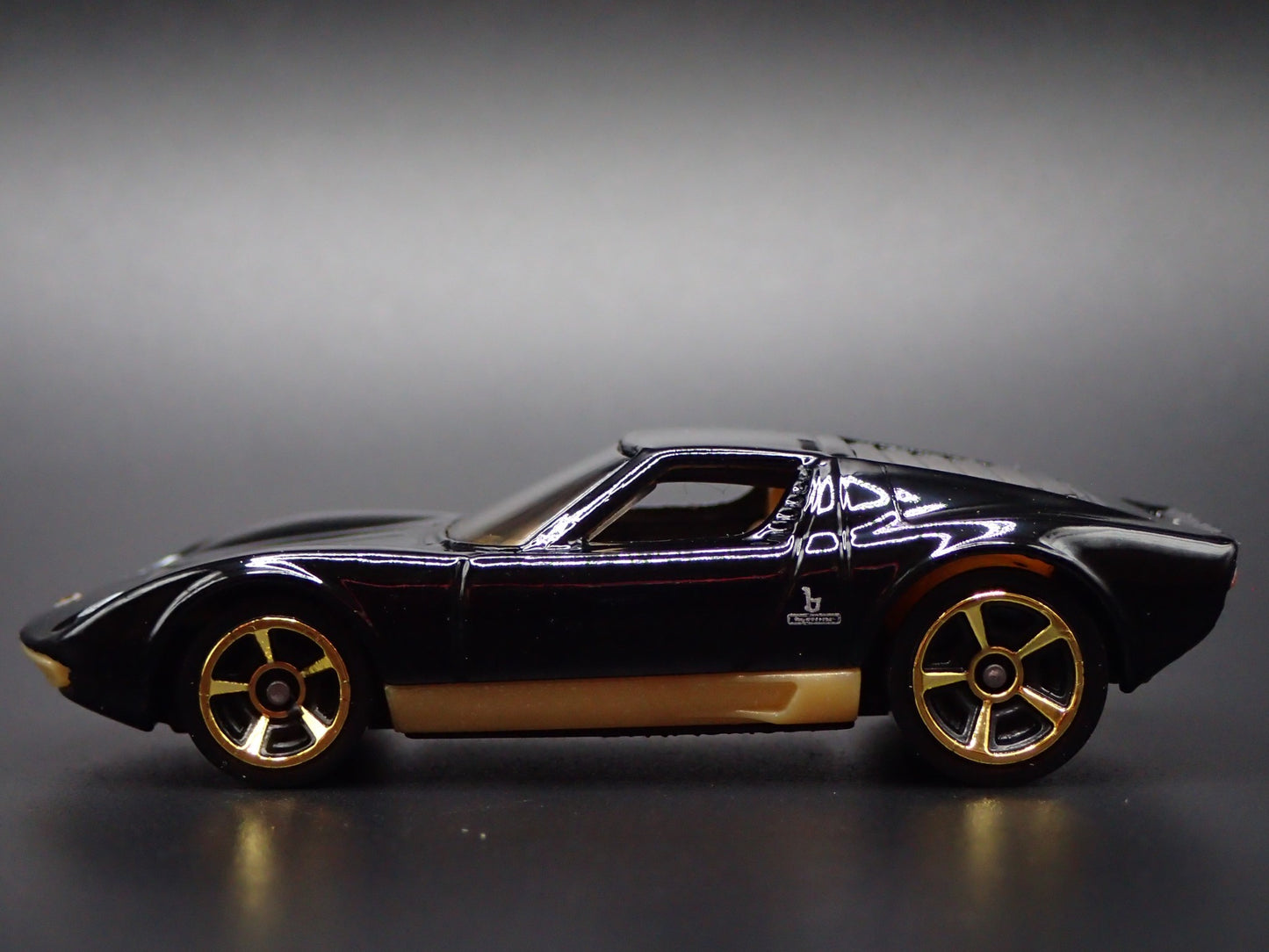 1976-1973 LAMBORGHINI MIURA SV BLACK 1:64 SCALE COLLECTIBLE DIECAST MODEL CAR