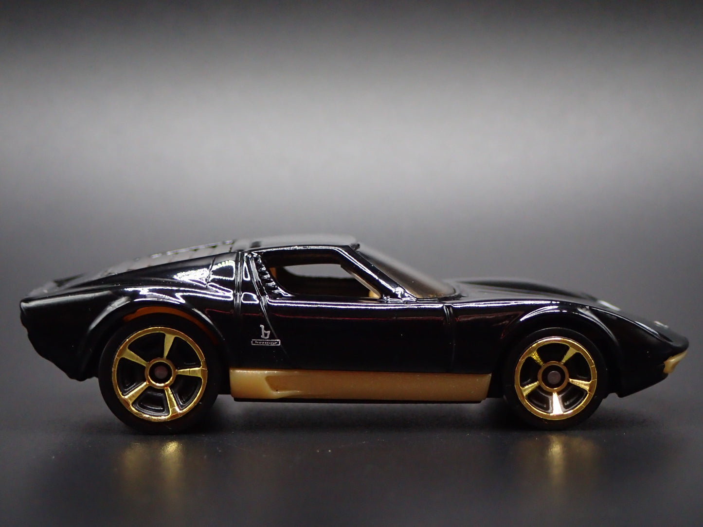 1976-1973 LAMBORGHINI MIURA SV BLACK 1:64 SCALE COLLECTIBLE DIECAST MODEL CAR