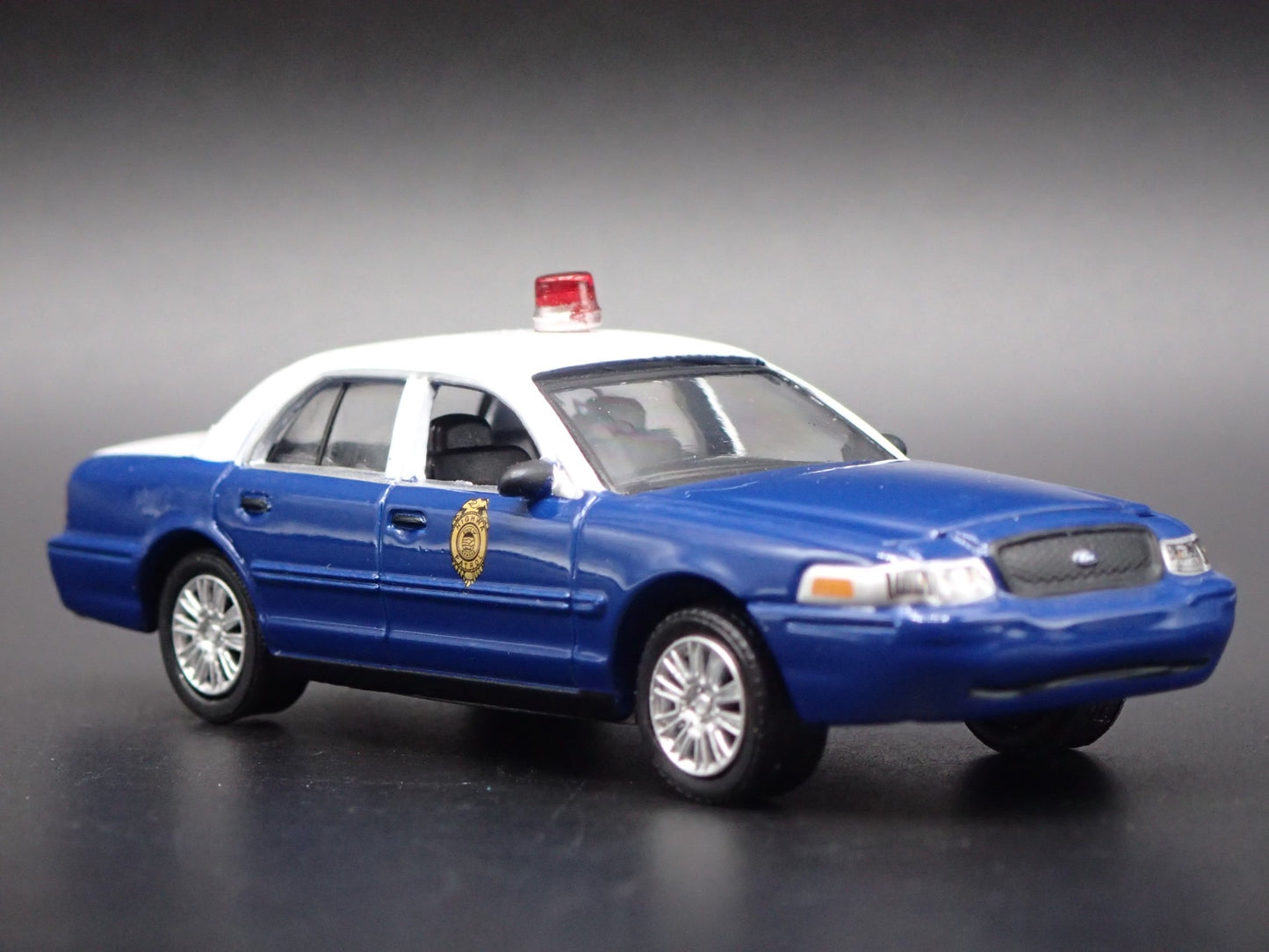 2011 11 FORD CROWN VICTORIA KANSAS HIGHWAY PATROL 1:64 SCALE DIECAST MODEL CAR