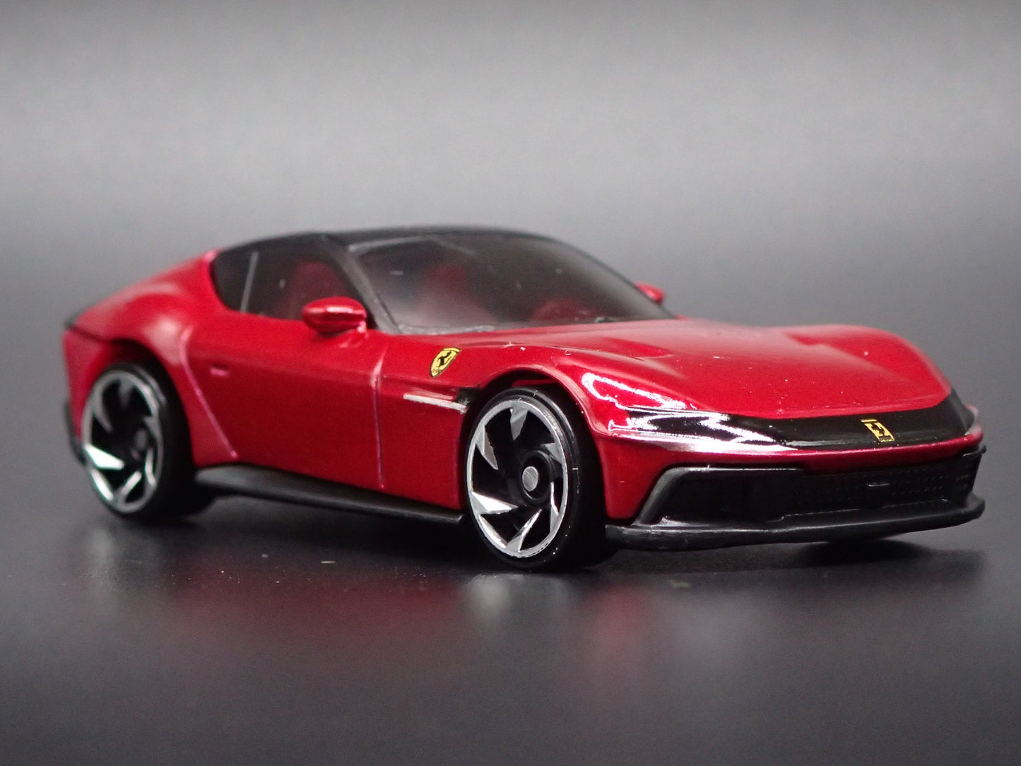 2024-2026 FERRARI 12CILINDRI 1:64 SCALE COLLECTIBLE DIORAMA DIECAST MODEL CAR
