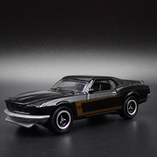 1969 69 FORD MUSTANG BOSS 302 FASTBACK 1/64 SCALE COLLECTIBLE DIECAST MODEL CAR