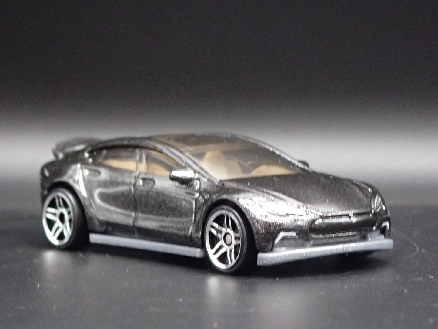 2012-2016 TESLA MODEL S BLACK 1/64 SCALE COLLECTIBLE DIORAMA DIECAST MODEL CAR