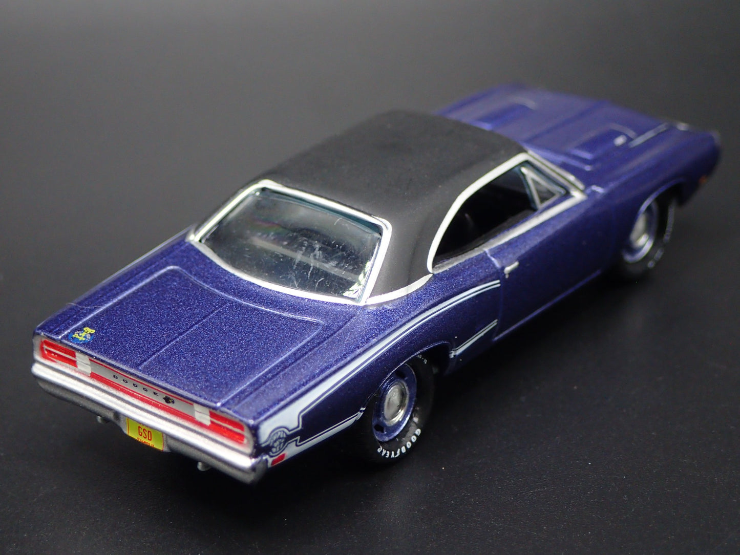 1970 70 DODGE CORONET SUPER BEE PLUM CRAZY 1:64 SCALE DIORAMA DIECAST MODEL CAR