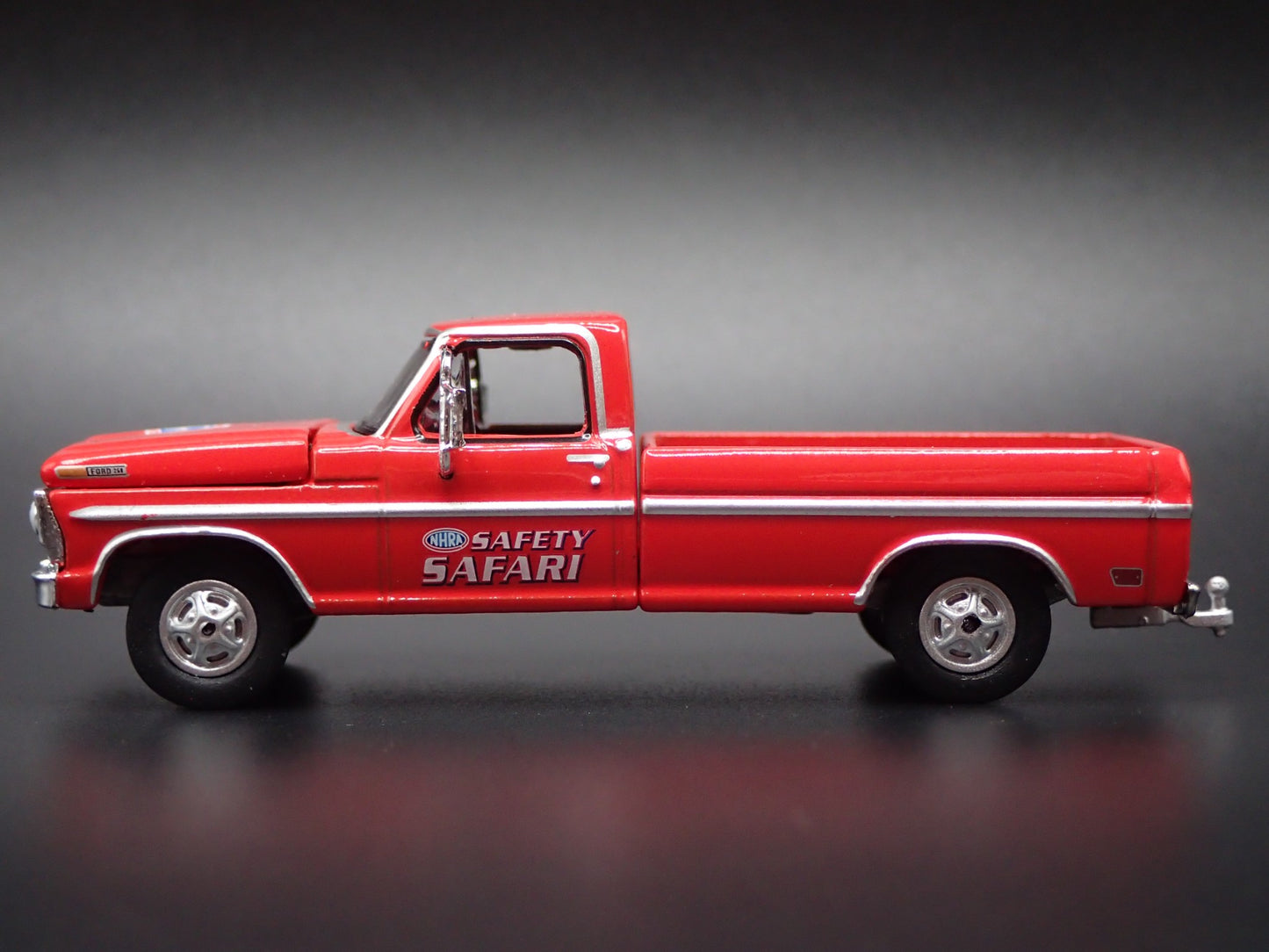1969 69 FORD F250 PICKUP TRUCK w HITCH NHRA 1:64 SCALE DIORAMA DIECAST MODEL CAR
