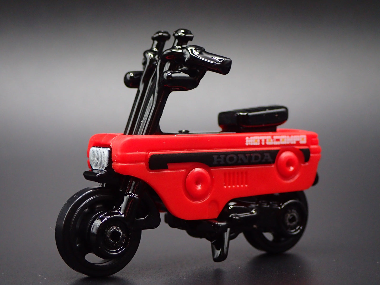 1981-1983 HONDA MOTOCOMPO TRUNK BIKE 1:64 SCALE COLLECTIBLE DIECAST MODEL CAR