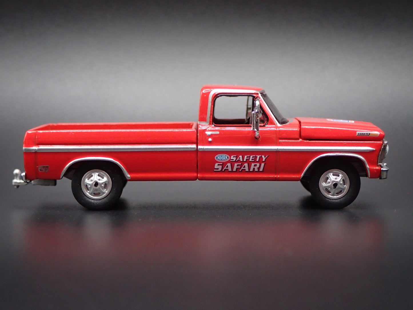 1969 69 FORD F250 PICKUP TRUCK w HITCH NHRA 1:64 SCALE DIORAMA DIECAST MODEL CAR