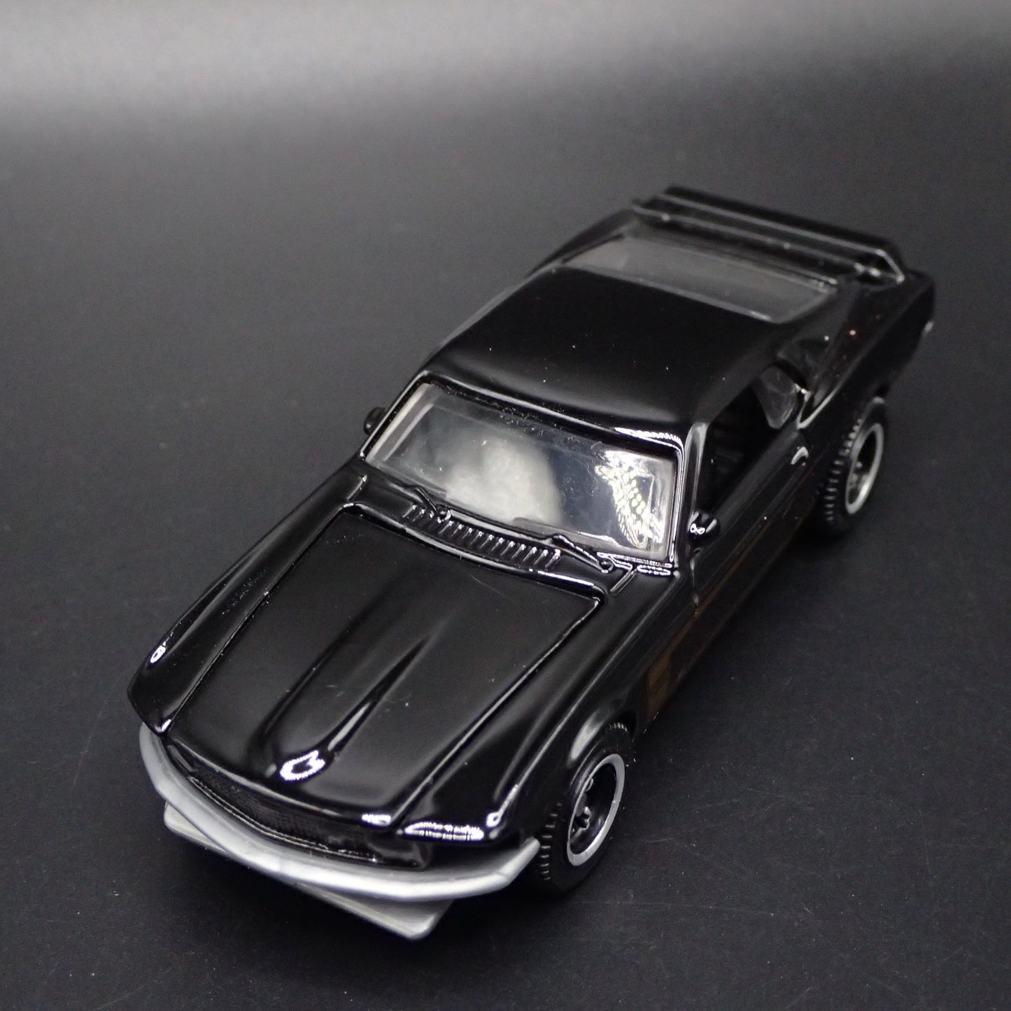 1969 69 FORD MUSTANG BOSS 302 FASTBACK 1/64 SCALE COLLECTIBLE DIECAST MODEL CAR