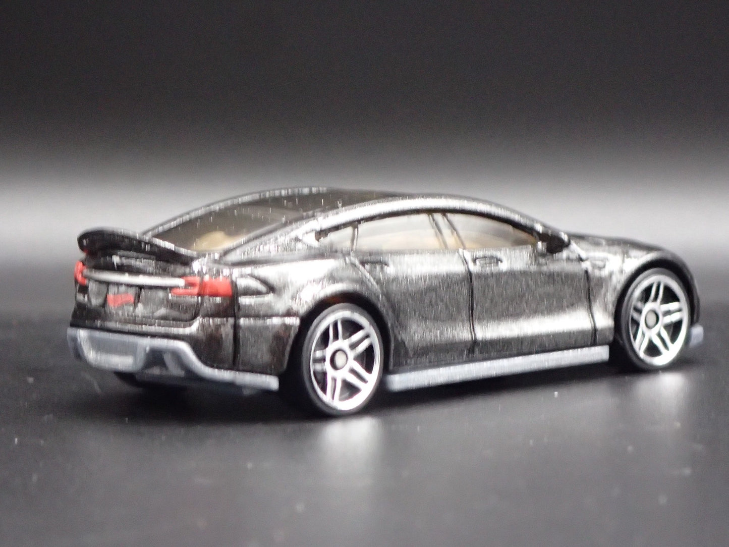 2012-2016 TESLA MODEL S BLACK 1/64 SCALE COLLECTIBLE DIORAMA DIECAST MODEL CAR