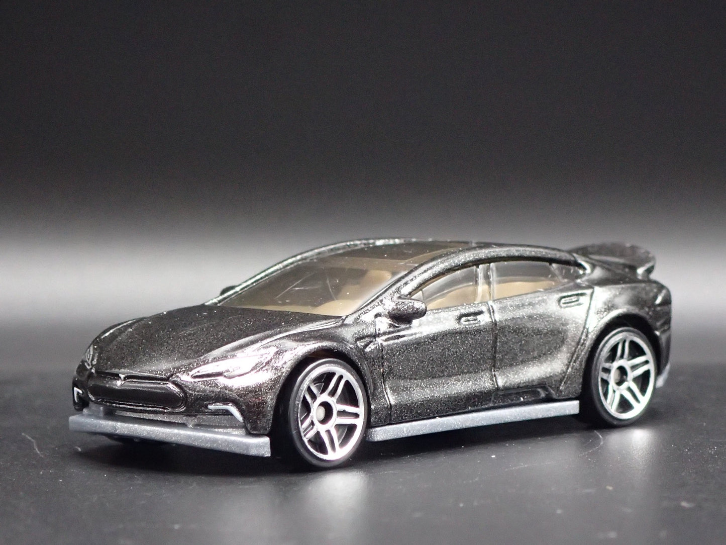 2012-2016 TESLA MODEL S BLACK 1/64 SCALE COLLECTIBLE DIORAMA DIECAST MODEL CAR