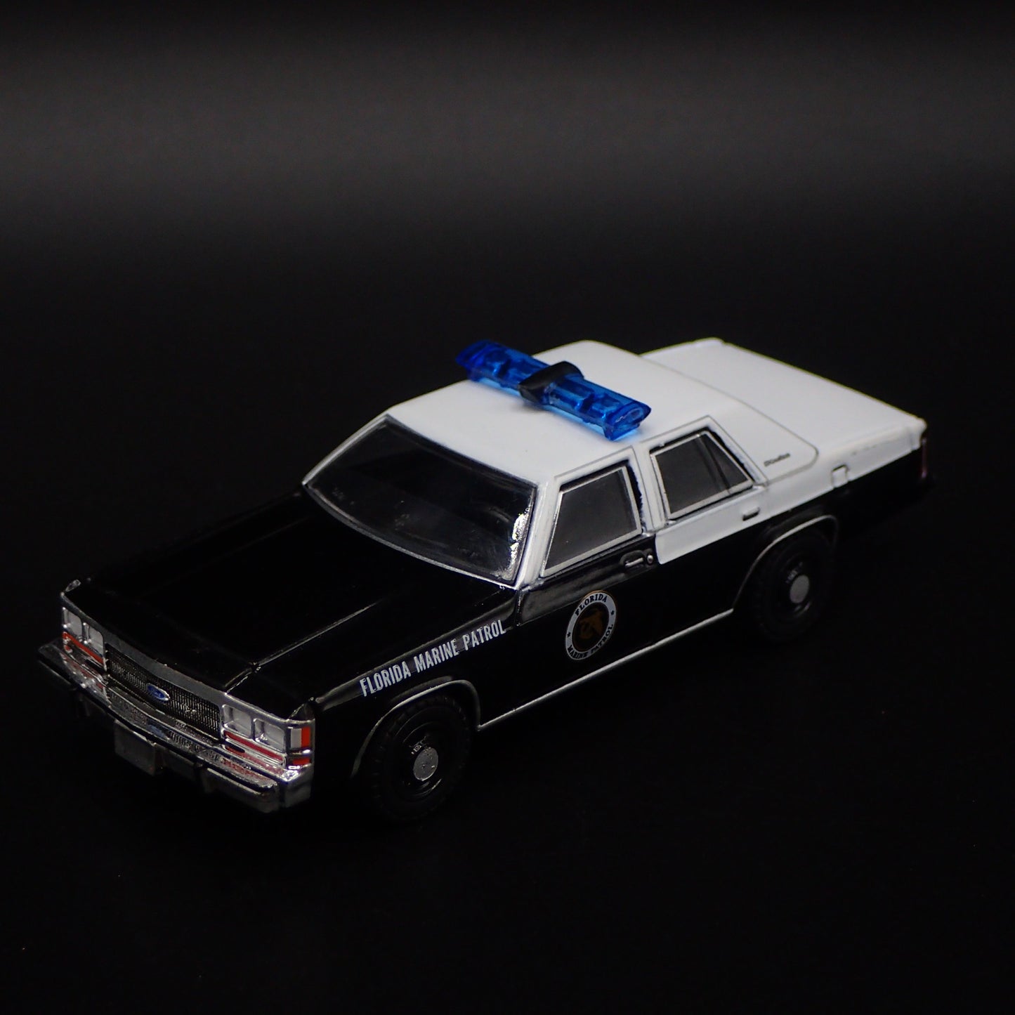 1990 FORD LTD CROWN VICTORIA FLORIDA MARINE PATROL 1:64 SCALE DIECAST MODEL CAR