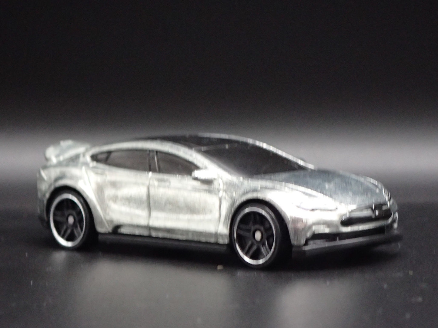 2012-2016 TESLA MODEL S SILVER 1/64 SCALE COLLECTIBLE DIORAMA DIECAST MODEL CAR
