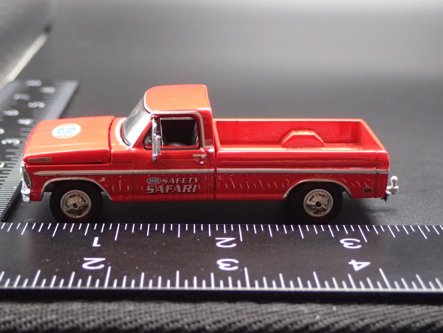 1969 69 FORD F250 PICKUP TRUCK w HITCH NHRA 1:64 SCALE DIORAMA DIECAST MODEL CAR