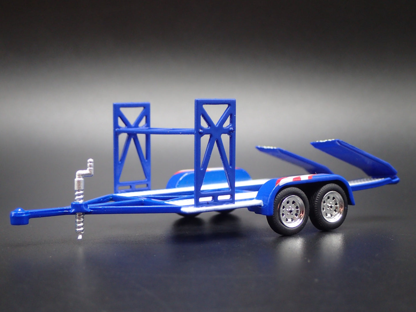 TANDEM FLATBED CAR TRAILER w/ LOADING RAMPS 1:64 SCALE DIORAMA DIECAST MODEL