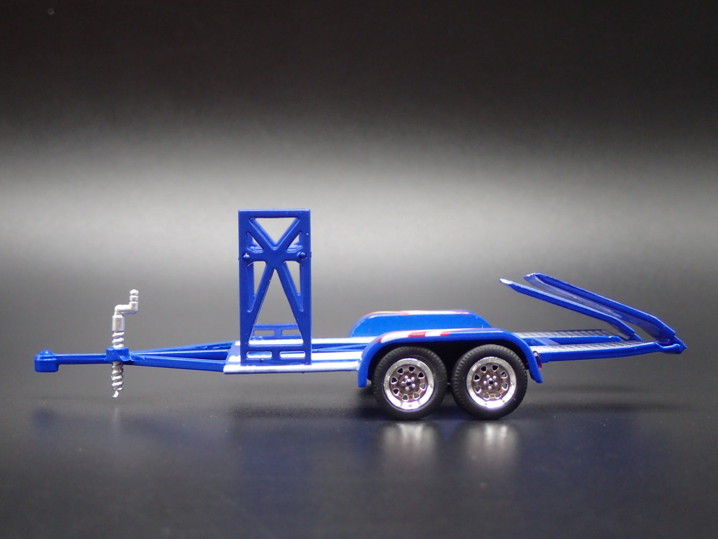 TANDEM FLATBED CAR TRAILER w/ LOADING RAMPS 1:64 SCALE DIORAMA DIECAST MODEL