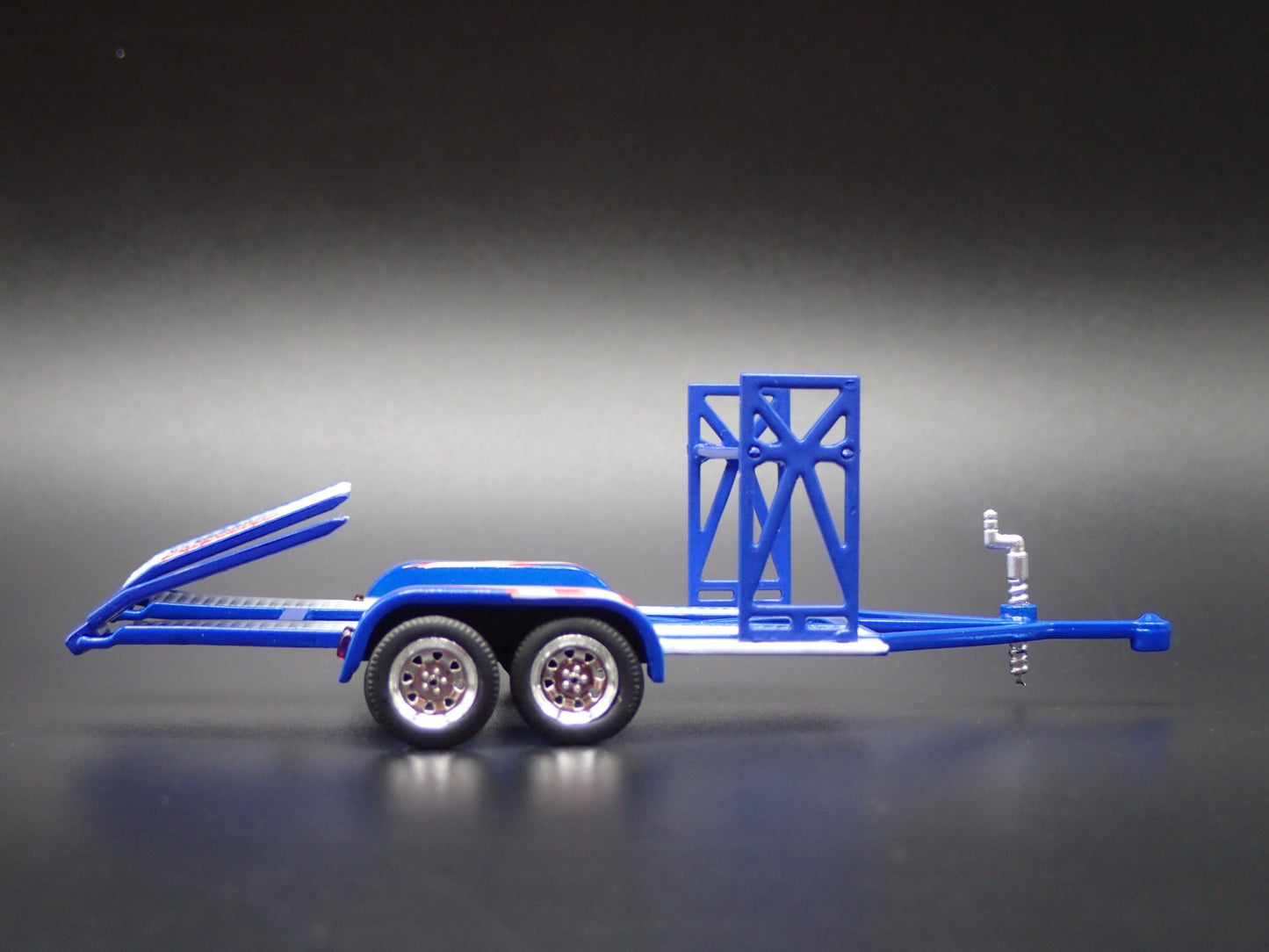TANDEM FLATBED CAR TRAILER w/ LOADING RAMPS 1:64 SCALE DIORAMA DIECAST MODEL