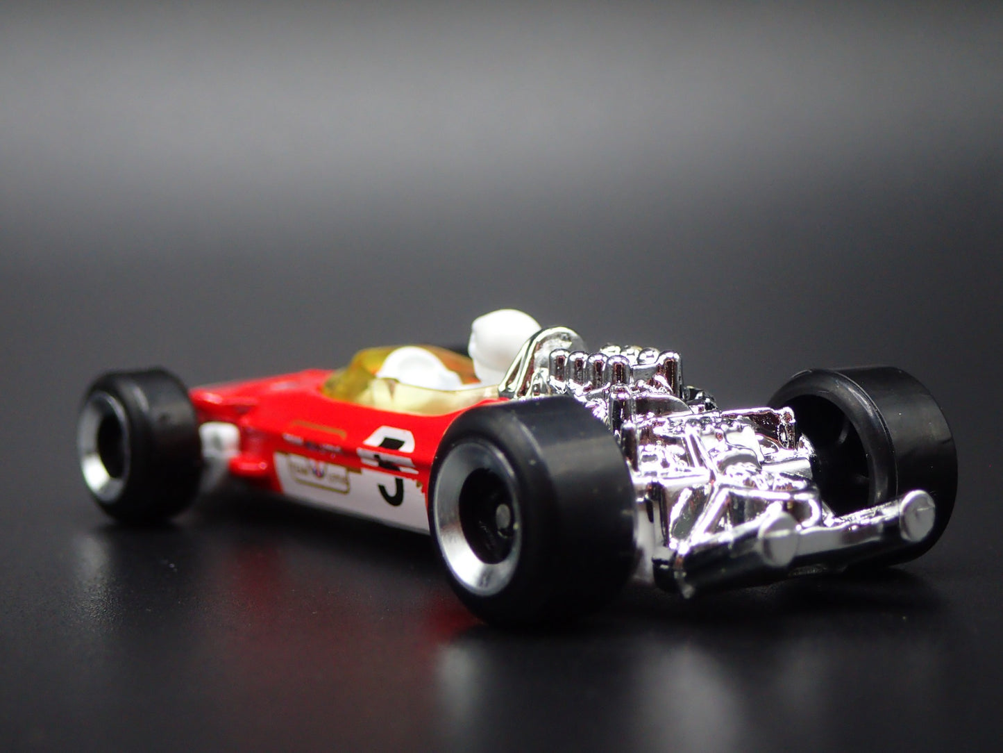 1968 68 LOTUS TYPE 49 #5 FORMULA 1 F1 RED 1/64 SCALE DIORAMA DIECAST MODEL CAR