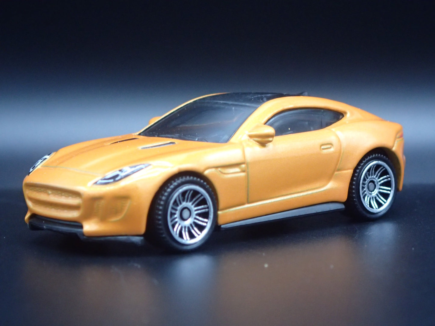 2014-2024 JAGUAR F TYPE COUPE 1:64 SCALE COLLECTIBLE DIORAMA DIECAST MODEL CAR