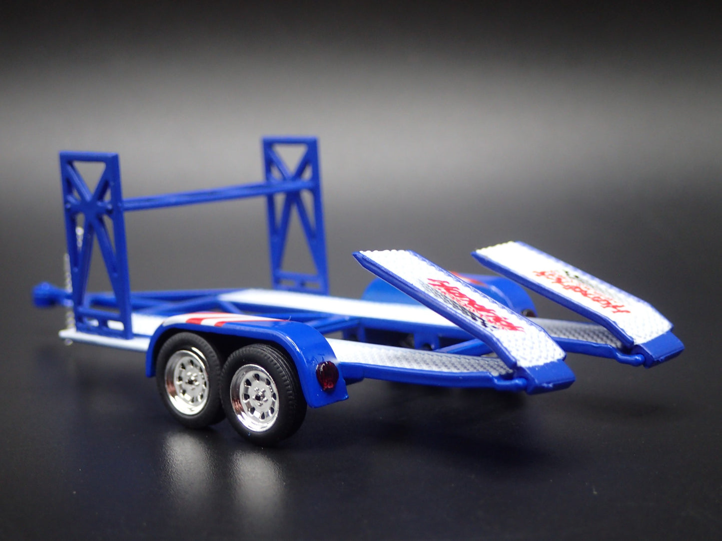TANDEM FLATBED CAR TRAILER w/ LOADING RAMPS 1:64 SCALE DIORAMA DIECAST MODEL