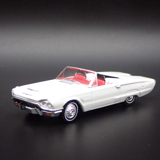 1965 65 FORD THUNDERBIRD TBIRD CONVERTIBLE 1:64 SCALE DIORAMA DIECAST MODEL CAR