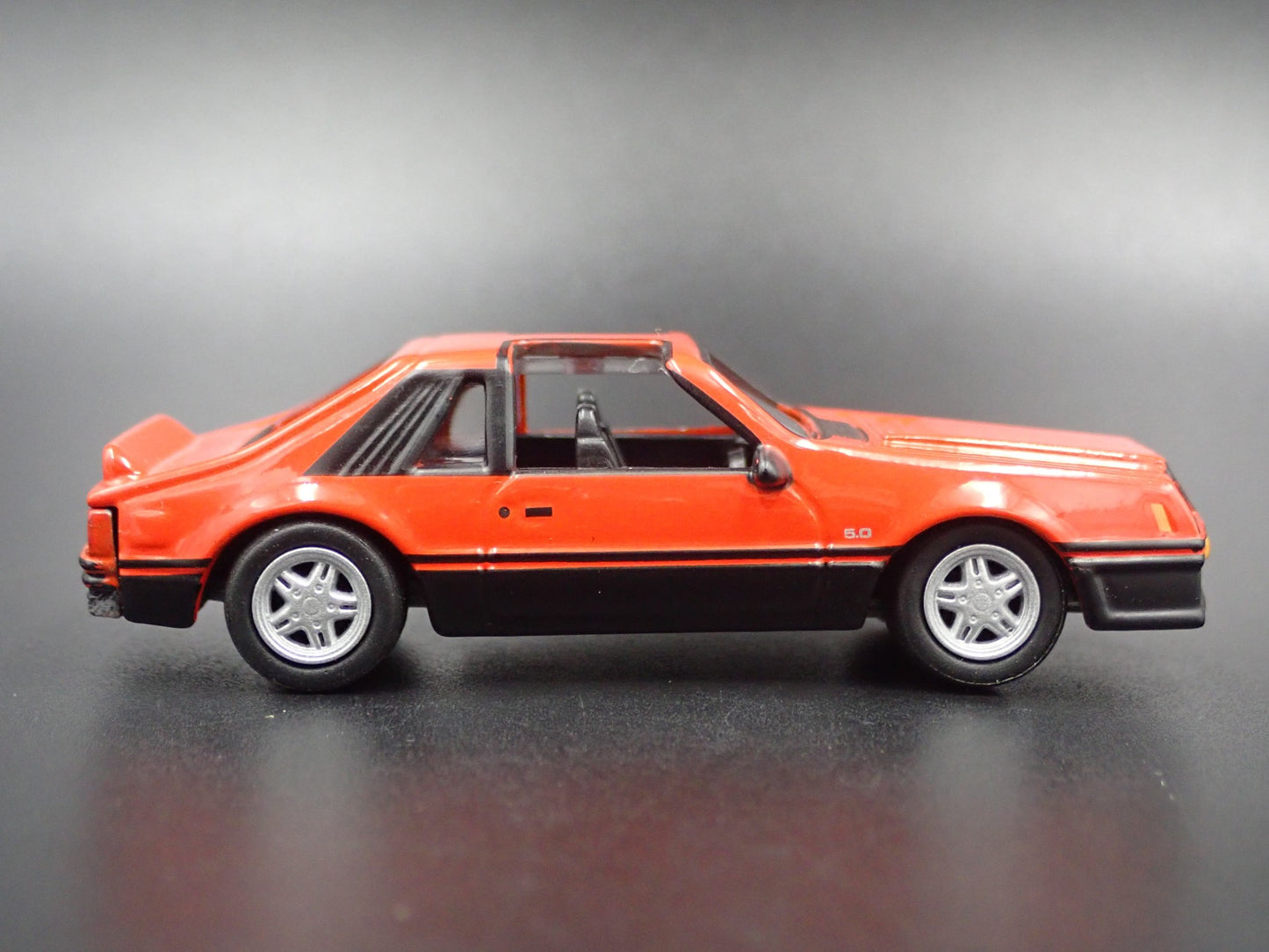1982 82 FORD MUSTANG GT 5.0 FOX BODY 1:64 SCALE COLLECTIBLE DIECAST MODEL CAR