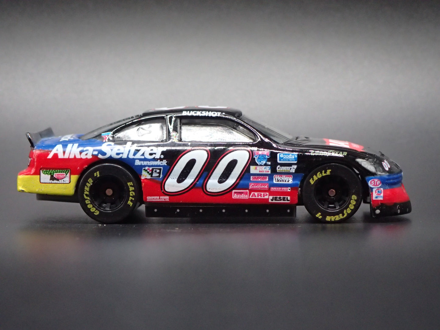 1998 98 PONTIAC GRAND PRIX 00 BUCKSHOT JONES NASCAR 1:64 SCALE DIECAST MODEL CAR