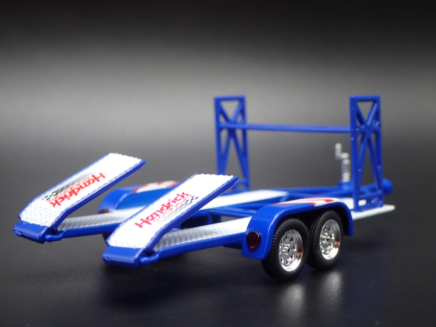 TANDEM FLATBED CAR TRAILER w/ LOADING RAMPS 1:64 SCALE DIORAMA DIECAST MODEL