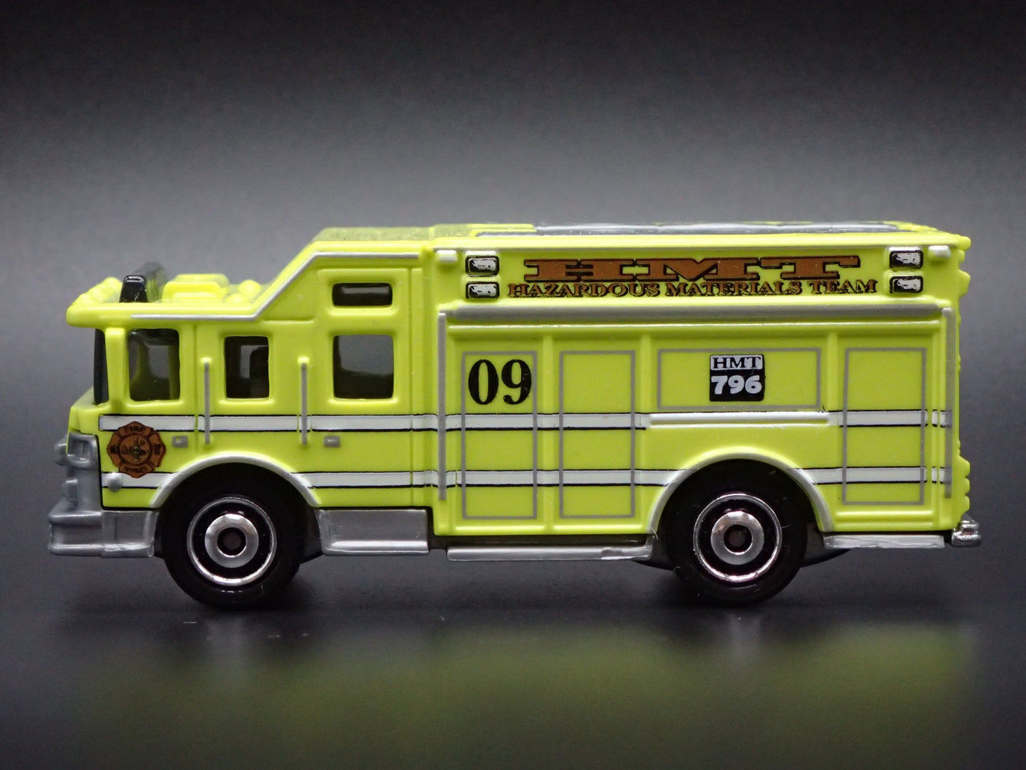 HAZARD MATERIAL TEAM HMT FIRE TRUCK 1:64 MB SCALE COLLECTIBLE DIECAST MODEL CAR