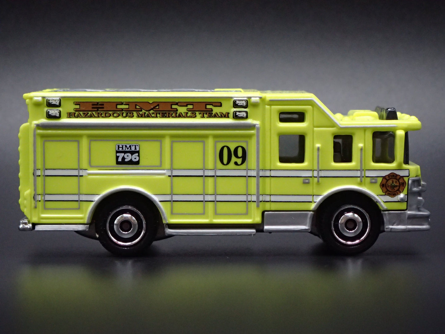 HAZARD MATERIAL TEAM HMT FIRE TRUCK 1:64 MB SCALE COLLECTIBLE DIECAST MODEL CAR