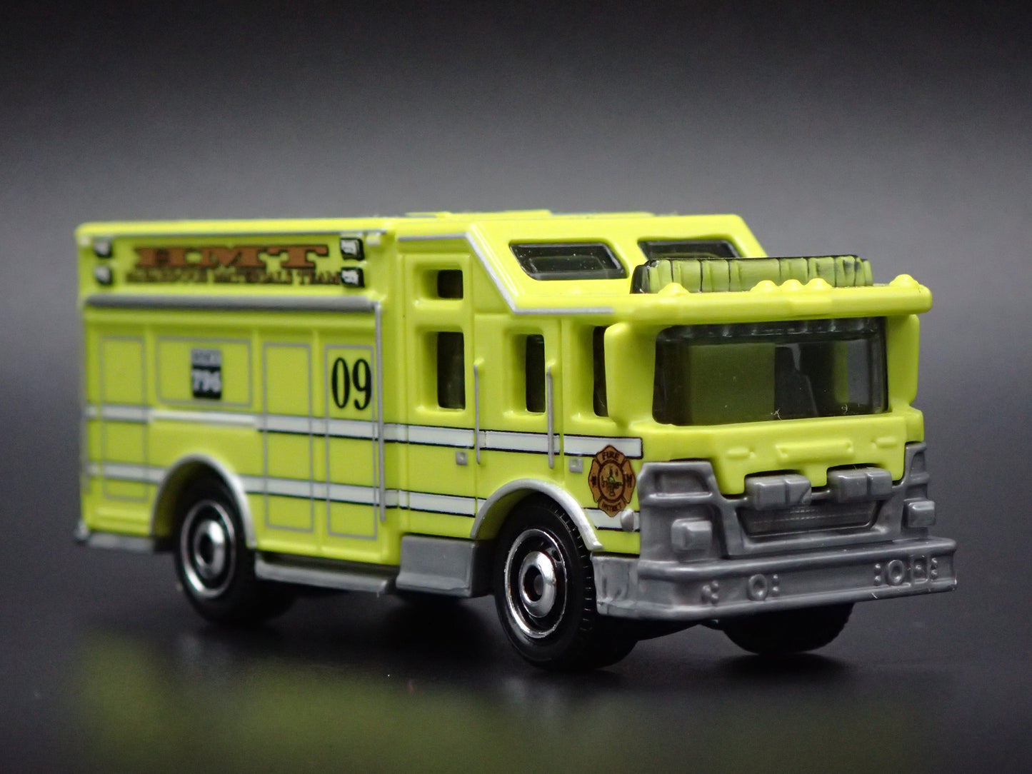 HAZARD MATERIAL TEAM HMT FIRE TRUCK 1:64 MB SCALE COLLECTIBLE DIECAST MODEL CAR