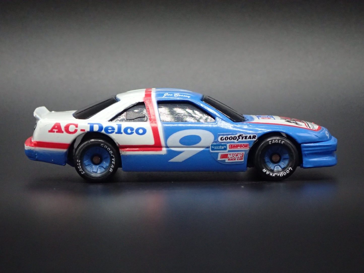 1992 92 PONTIAC GRAND PRIX #9 JOE BESSEY NASCAR  1:64 SCALE DIECAST MODEL CAR