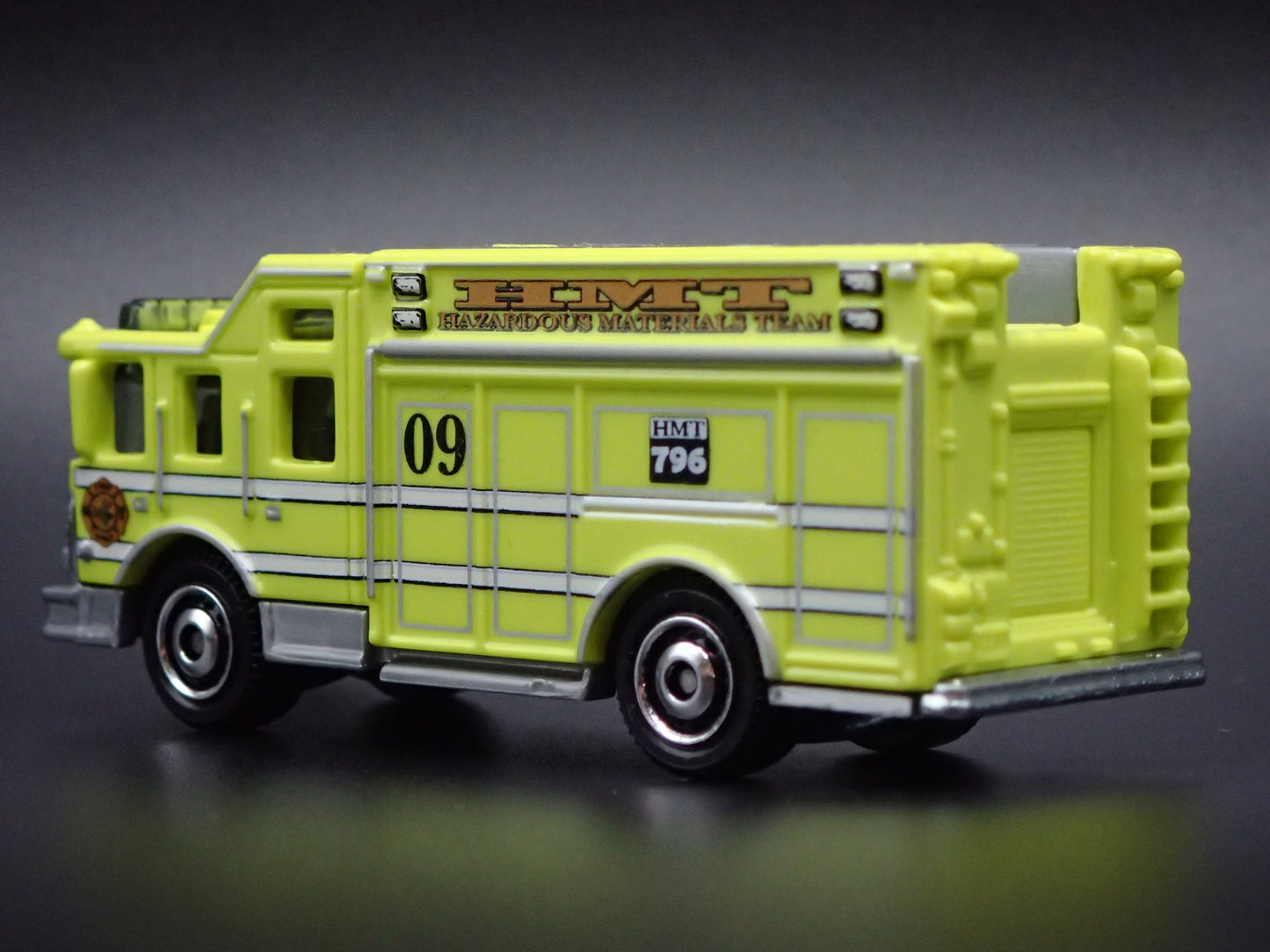 HAZARD MATERIAL TEAM HMT FIRE TRUCK 1:64 MB SCALE COLLECTIBLE DIECAST MODEL CAR