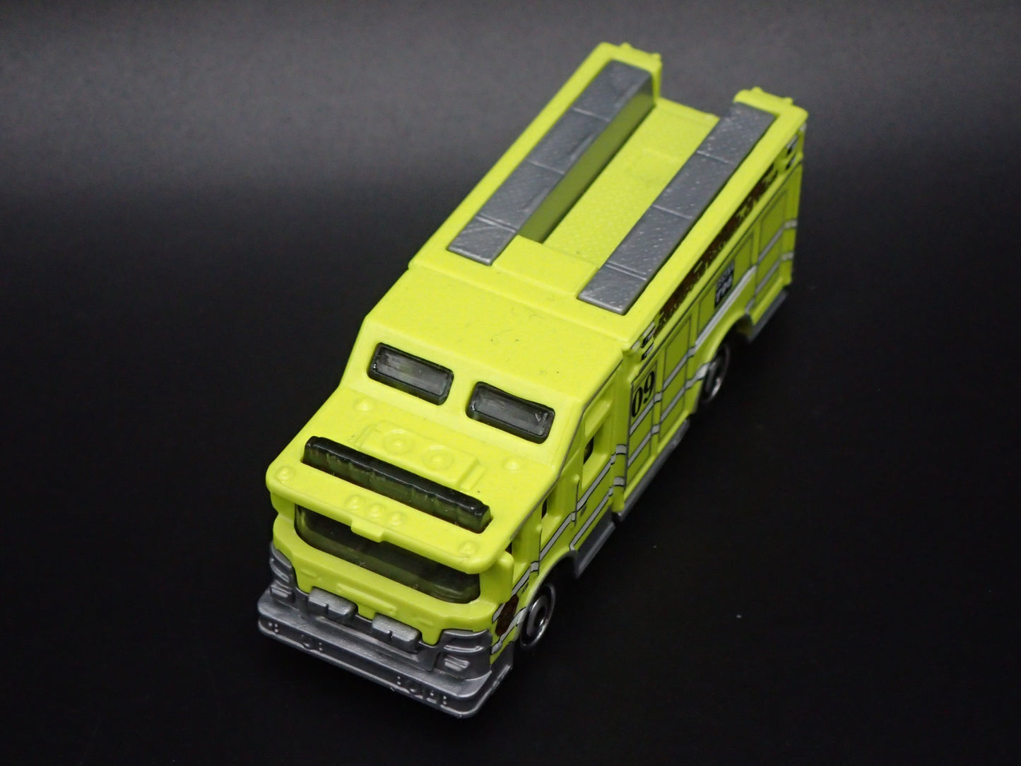 HAZARD MATERIAL TEAM HMT FIRE TRUCK 1:64 MB SCALE COLLECTIBLE DIECAST MODEL CAR