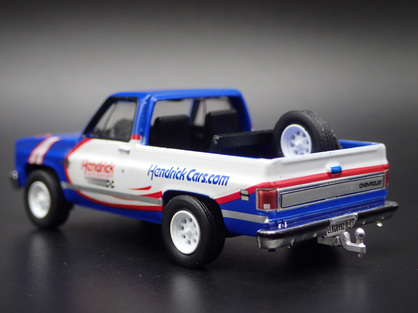 1986 86 CHEVY CHEVROLET K5 BLAZER HENDRICK w HITCH 1:64 SCALE DIECAST MODEL CAR