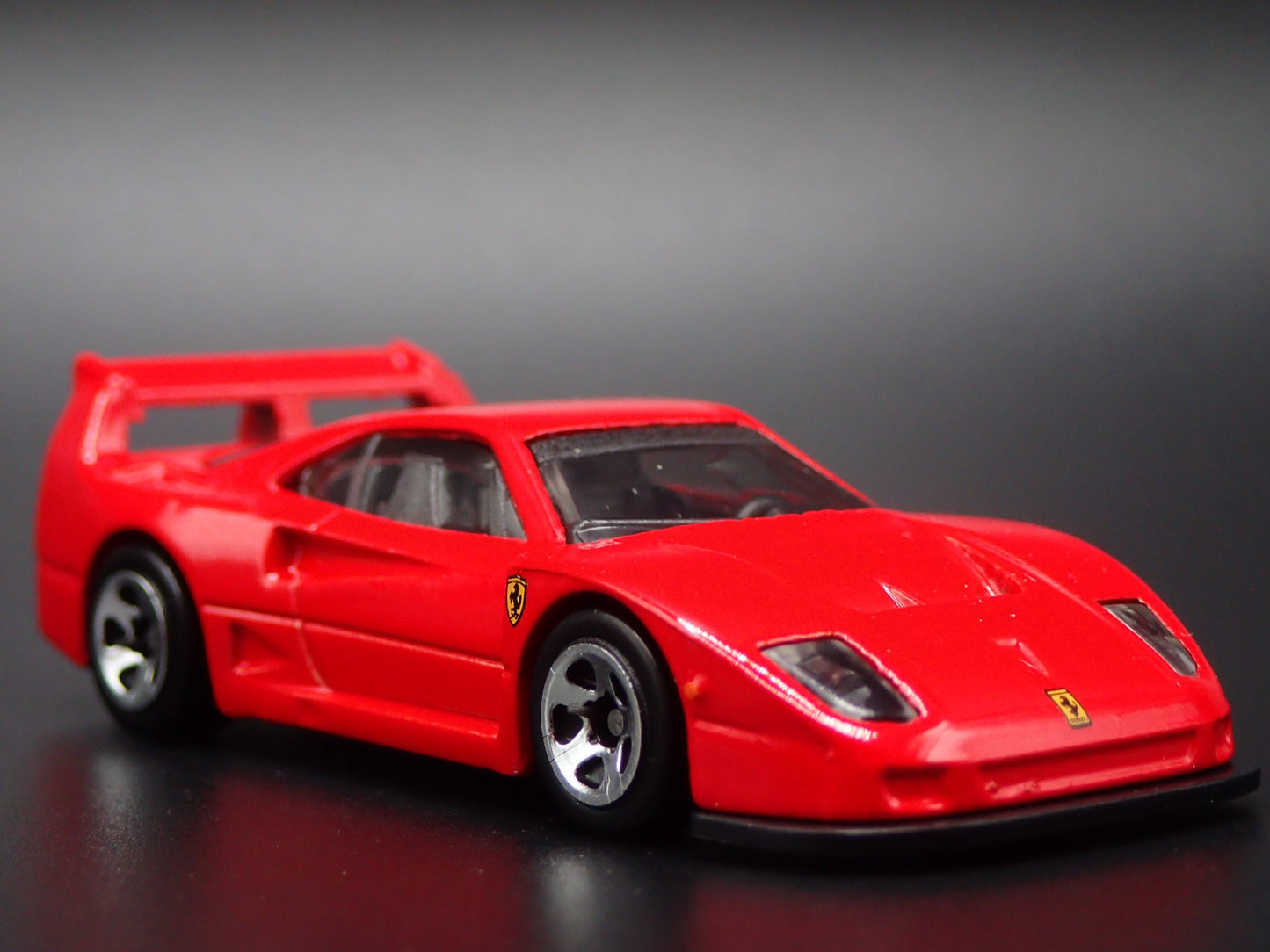 1987-1992 FERRARI F40 COMPETIZIONE RED 1:64 SCALE COLLECTIBLE DIECAST MODEL CAR