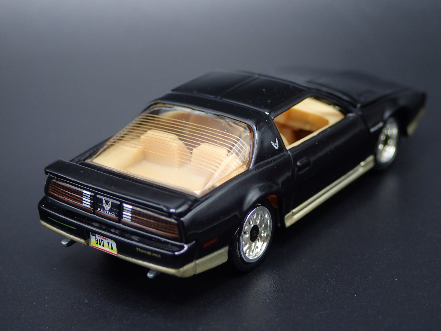 1986 86 PONTIAC FIREBIRD TRANS AM TA BLACK 1:64 SCALE DIORAMA DIECAST MODEL CAR