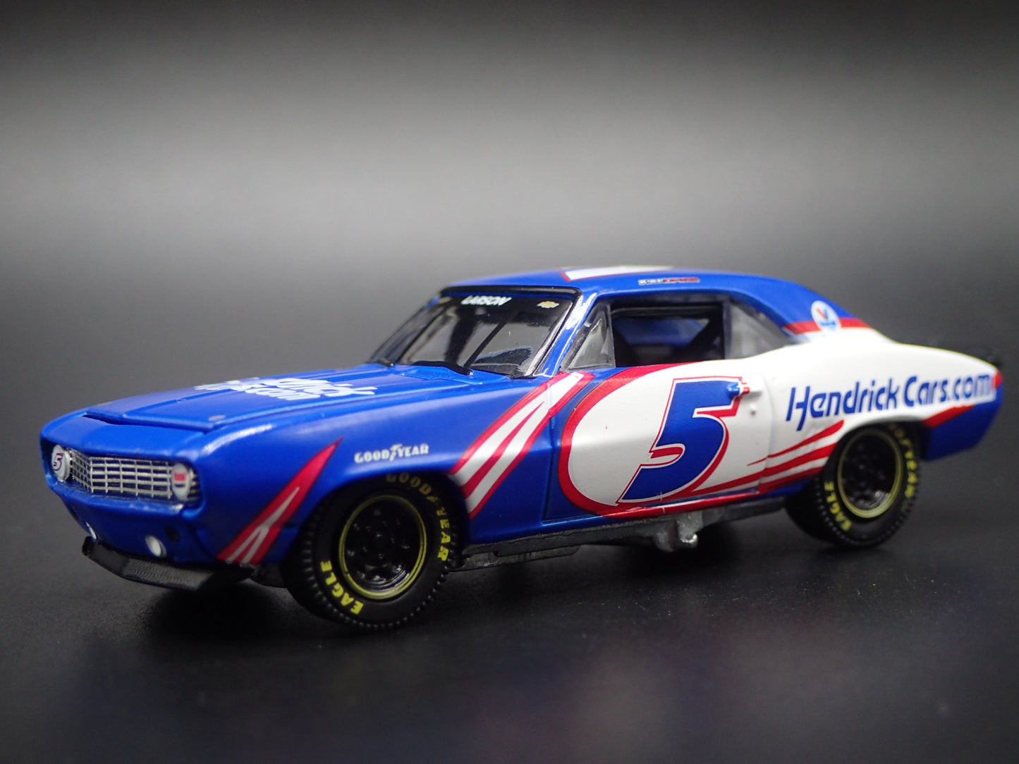1969 69 CHEVY CHEVROLET CAMARO HENDRICK CARS RACING 1:64 SCALE DIECAST MODEL CAR