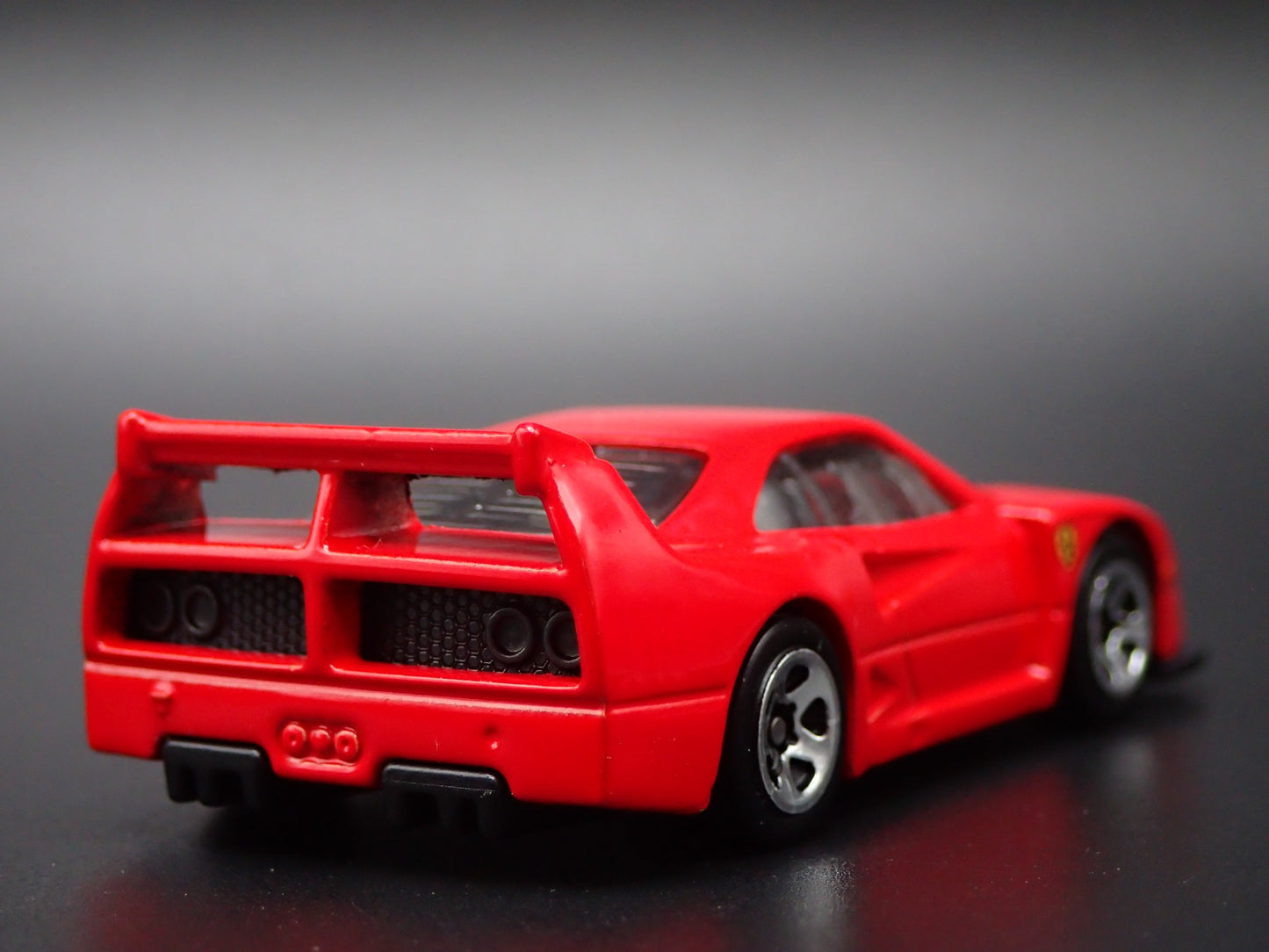 1987-1992 FERRARI F40 COMPETIZIONE RED 1:64 SCALE COLLECTIBLE DIECAST MODEL CAR