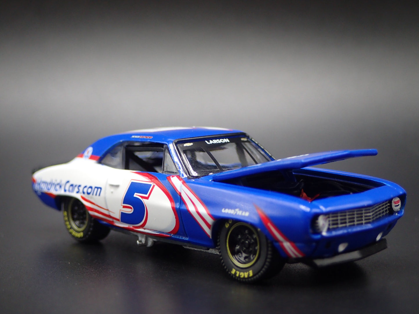 1969 69 CHEVY CHEVROLET CAMARO HENDRICK CARS RACING 1:64 SCALE DIECAST MODEL CAR
