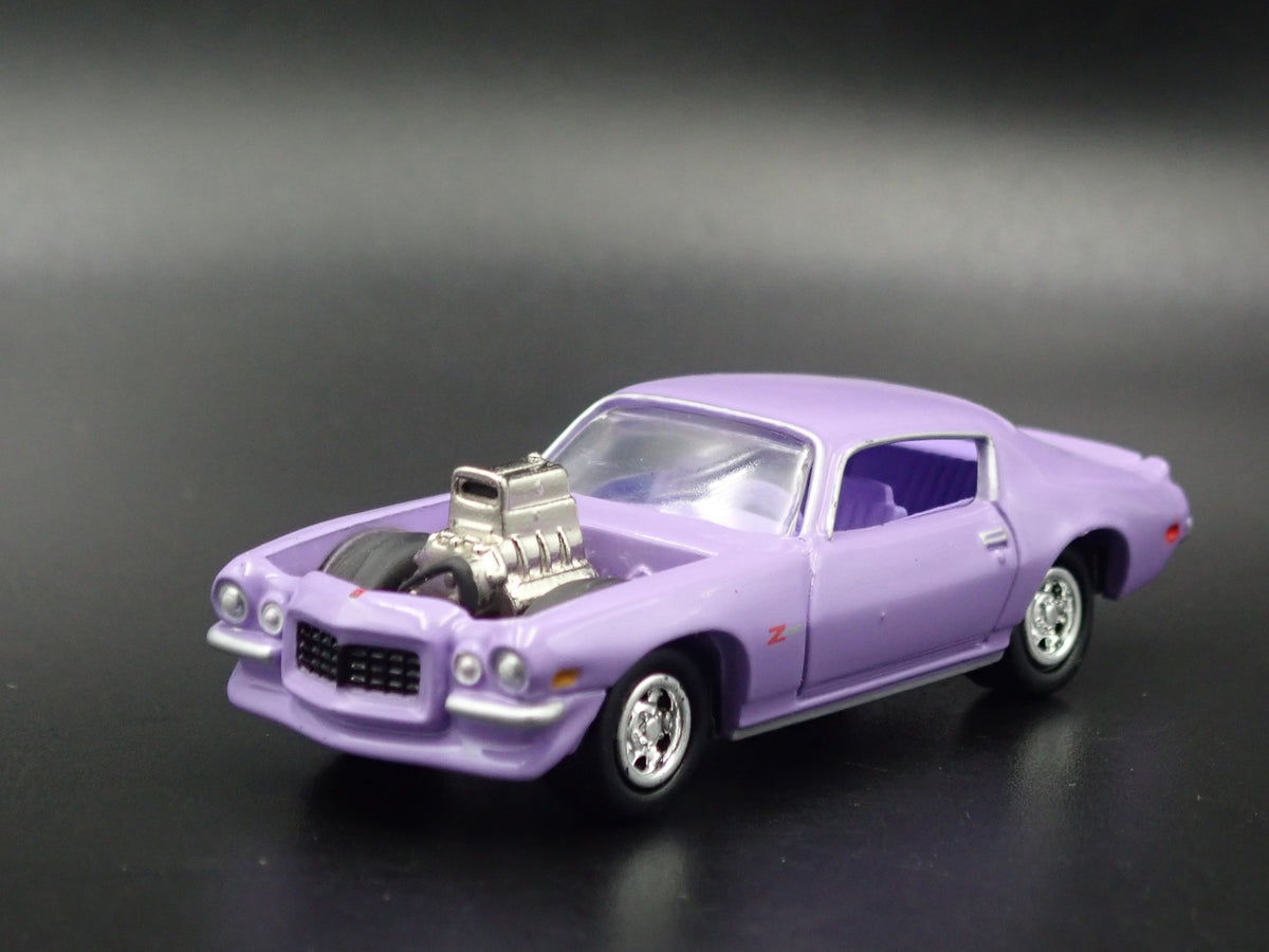 1973 73 CHEVY CHEVROLET CAMARO Z28 PURPLE 1:64 SCALE DIORAMA DIECAST MODEL CAR