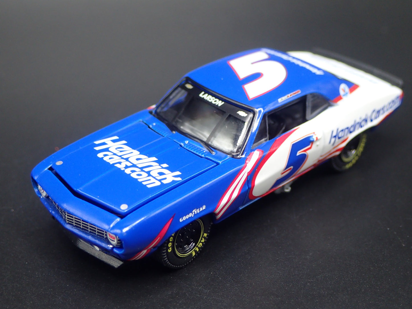 1969 69 CHEVY CHEVROLET CAMARO HENDRICK CARS RACING 1:64 SCALE DIECAST MODEL CAR