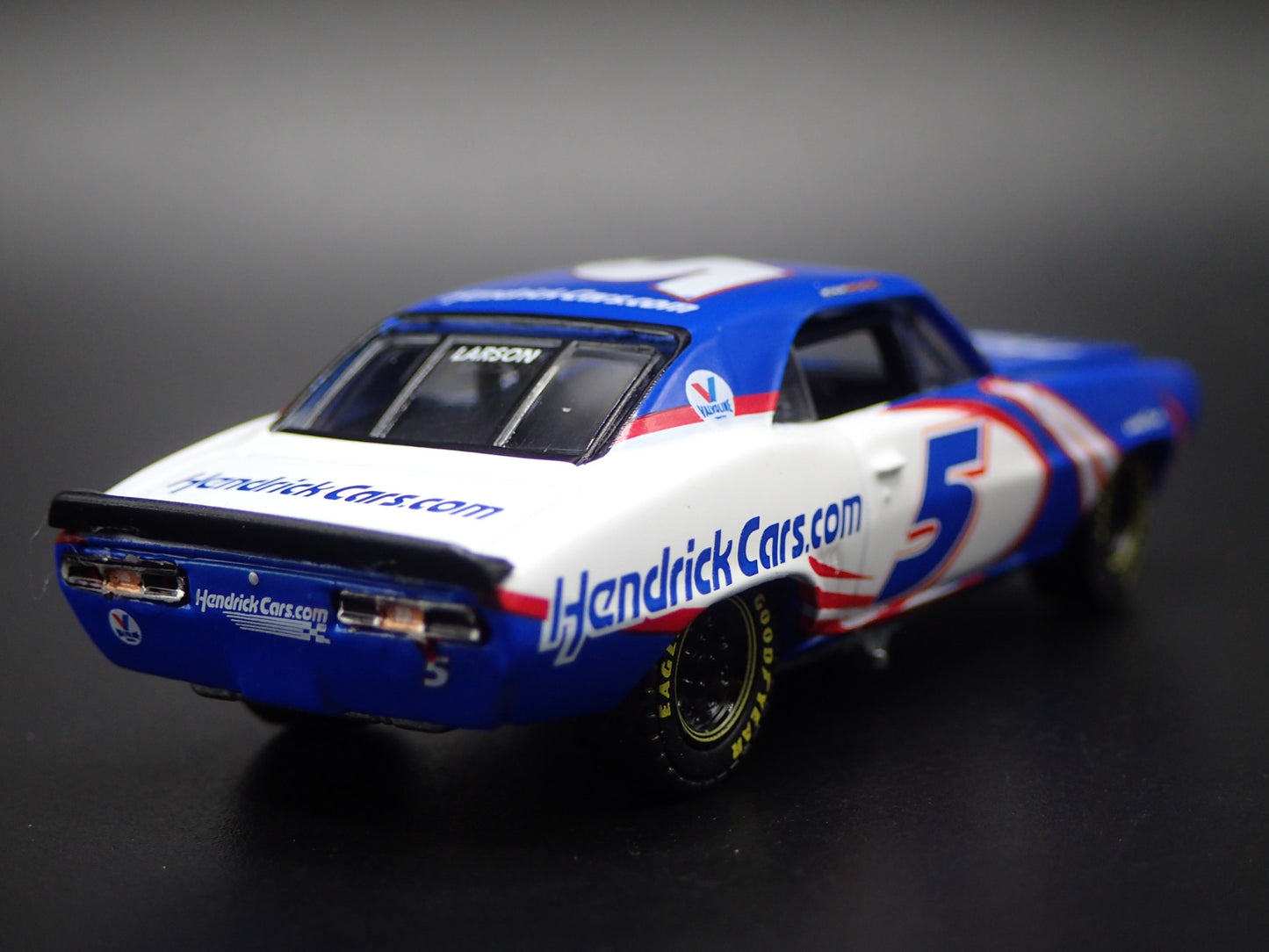 1969 69 CHEVY CHEVROLET CAMARO HENDRICK CARS RACING 1:64 SCALE DIECAST MODEL CAR