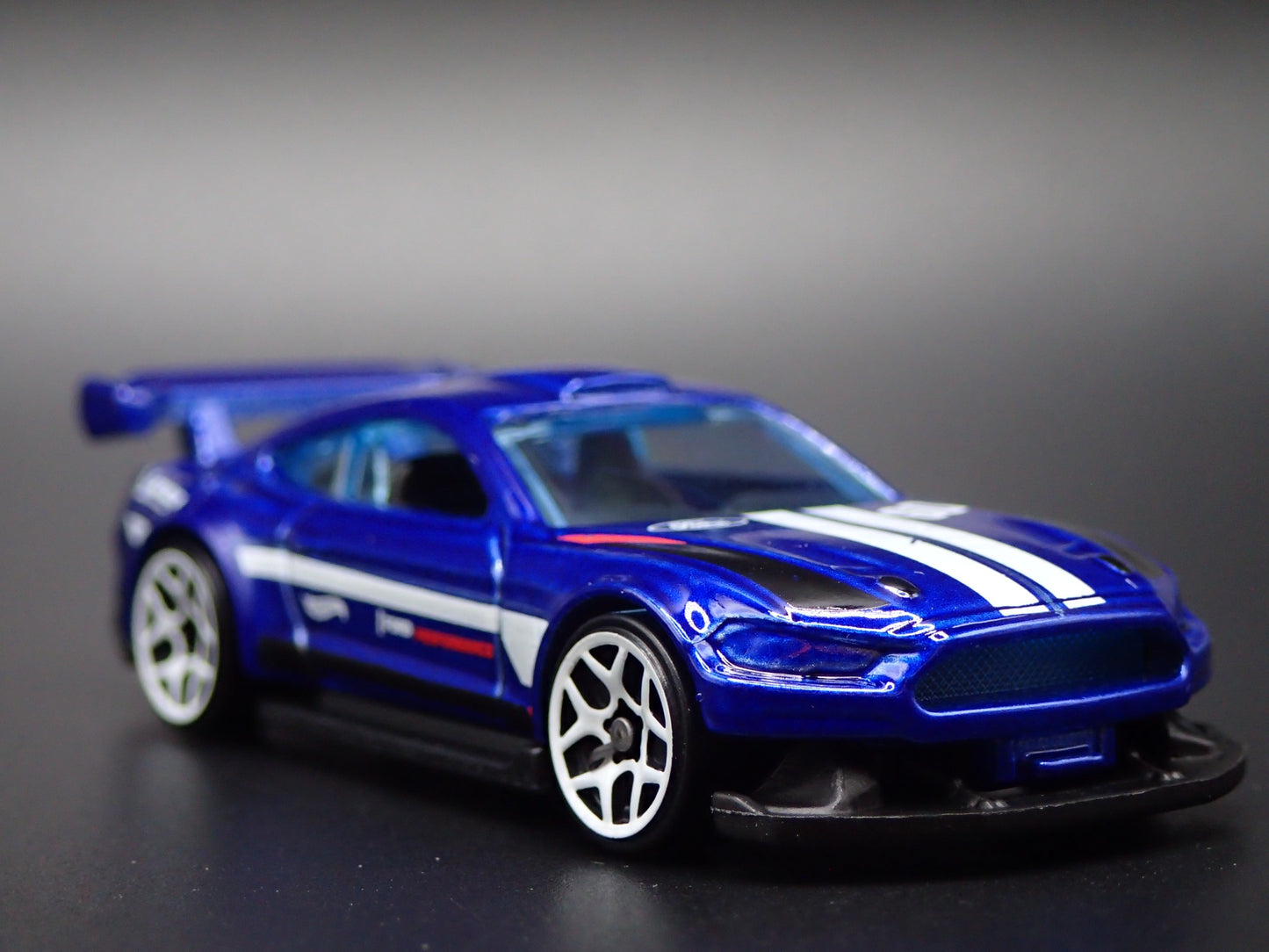 2018-2023 FORD MUSTANG GT RACE CAR MICHELIN BLUE 1:64 SCALE DIECAST MODEL CAR