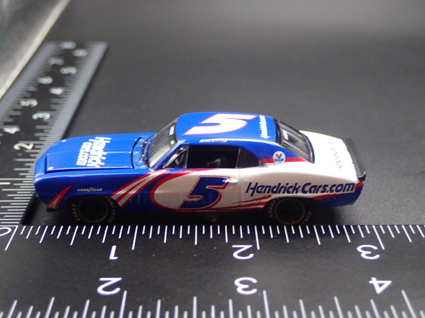 1969 69 CHEVY CHEVROLET CAMARO HENDRICK CARS RACING 1:64 SCALE DIECAST MODEL CAR