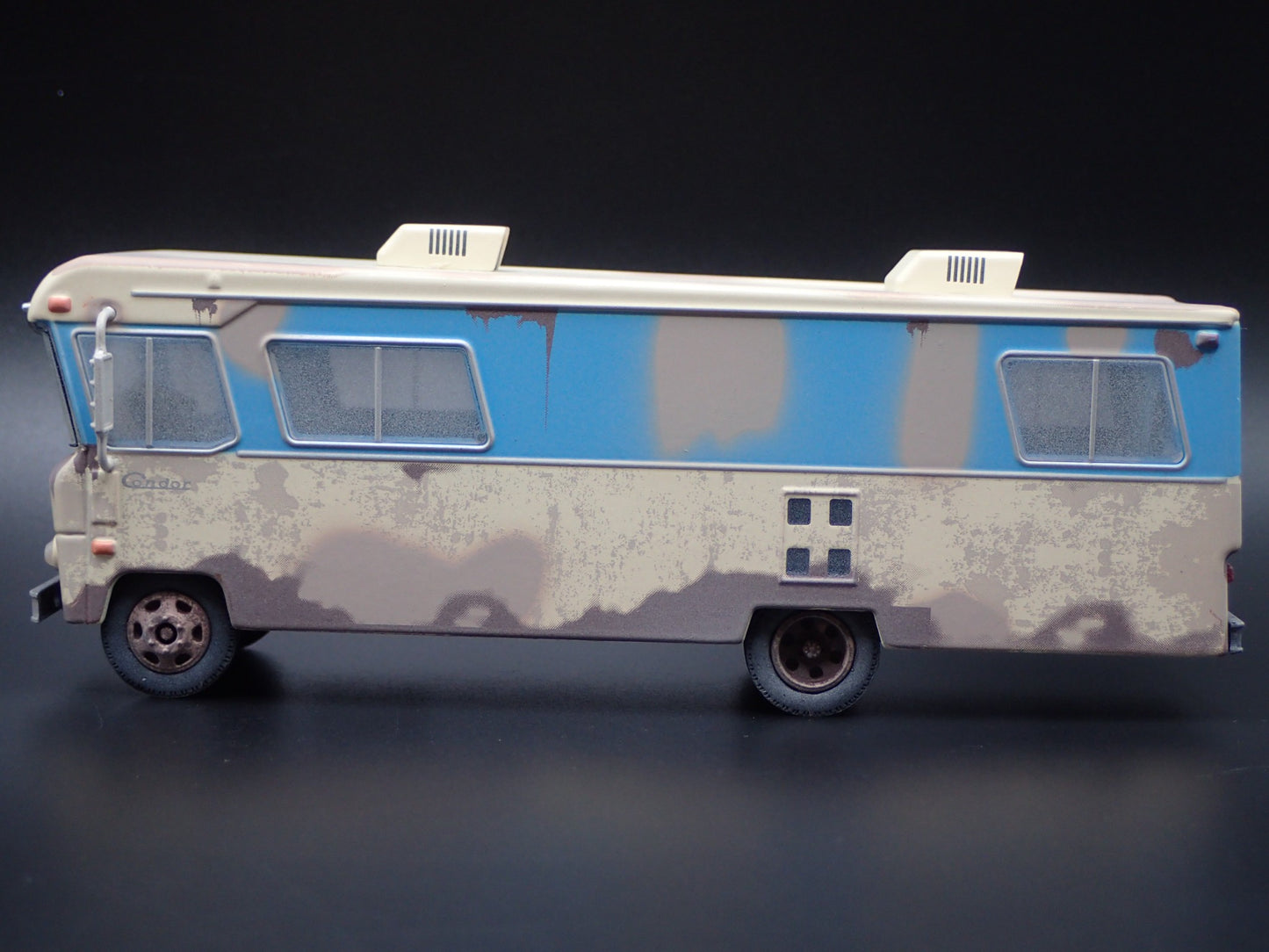 1972 72 CONDOR II RV MOTORHOME CHRISTMAS VACATION 1:64 SCALE DIECAST MODEL CAR