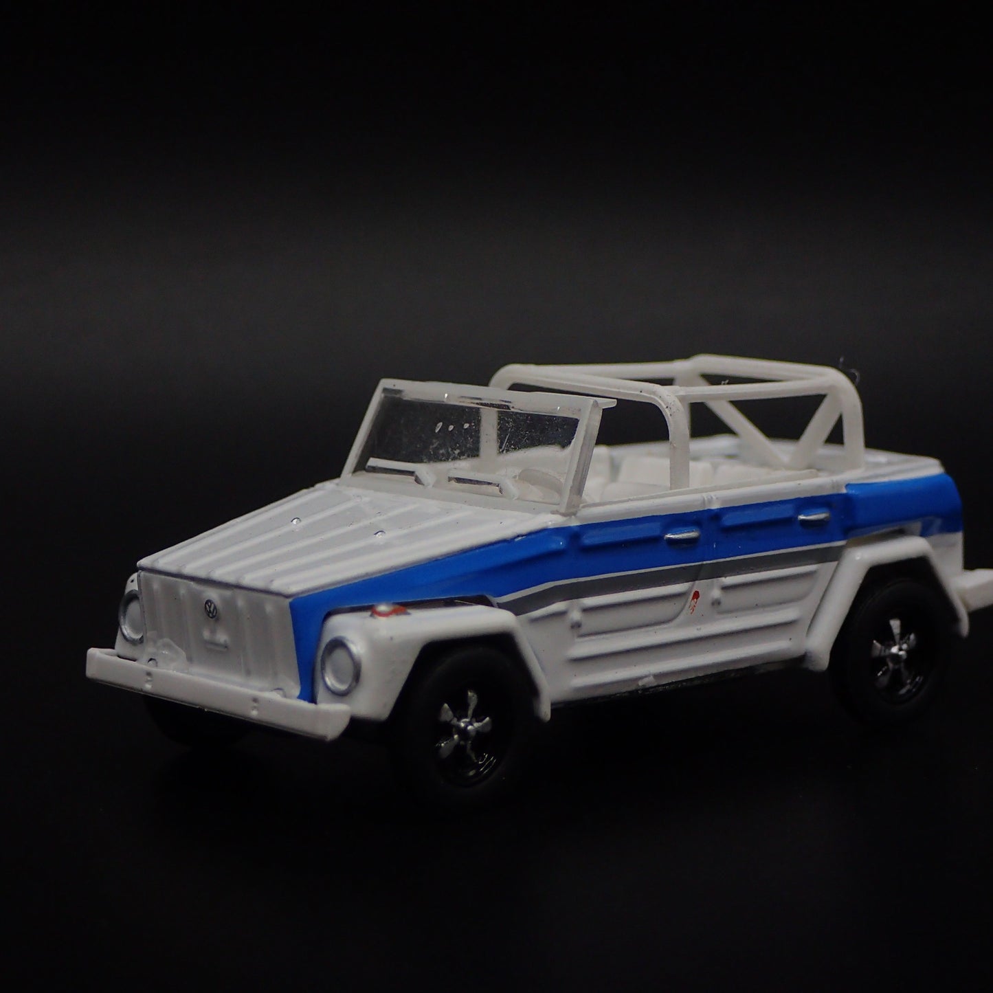 VOLKSWAGEN THING TYPE 181 WHITE 1:64 SCALE COLLECTIBLE DIORAMA DIECAST MODEL CAR